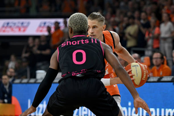 迷和排球爱 迷和排球爱