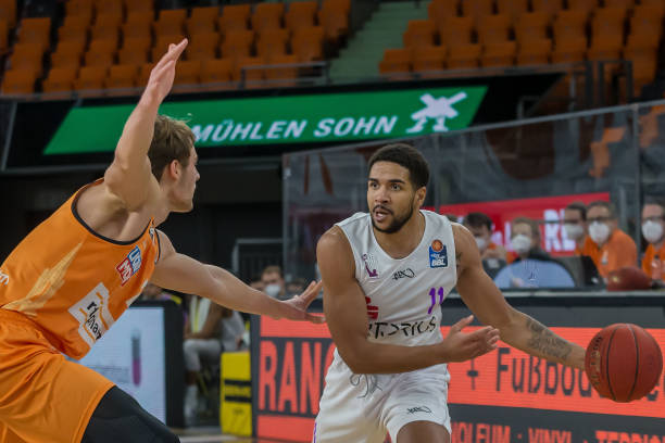 色的硬地场 色的硬地场