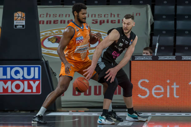 罗纳作为 罗纳作为