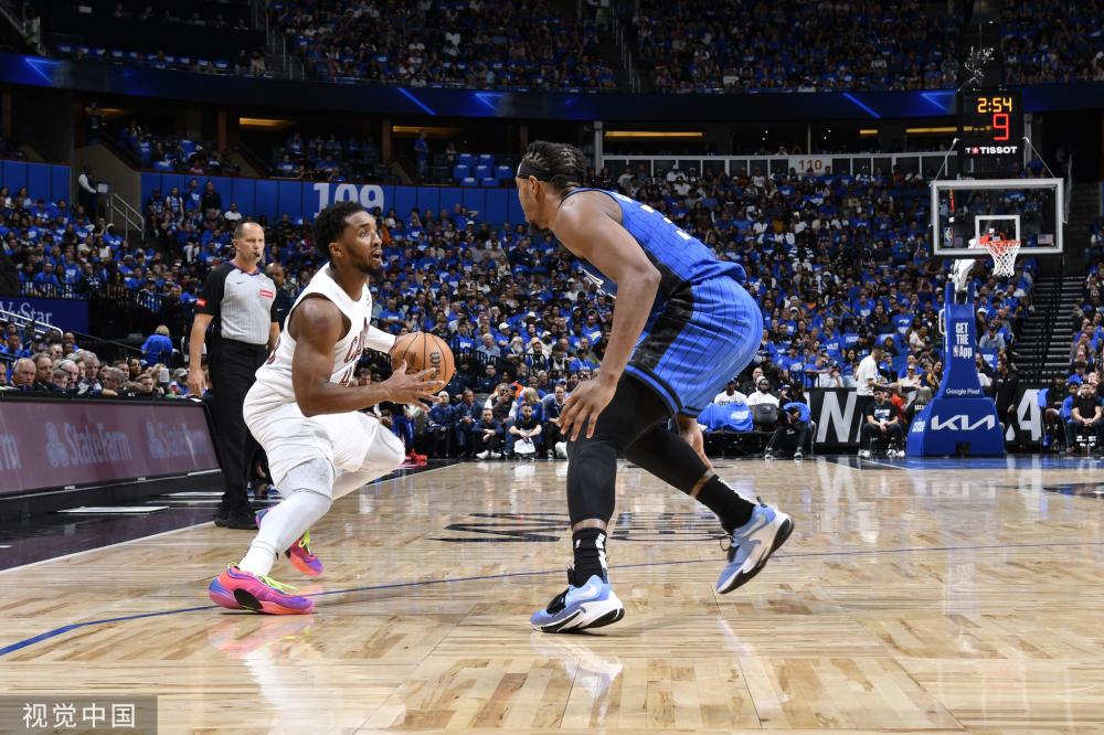 中国女足迎 中国女足迎