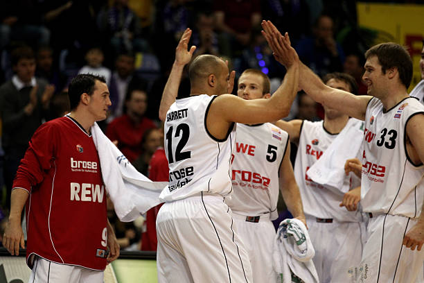 迎来了他们 迎来了他们